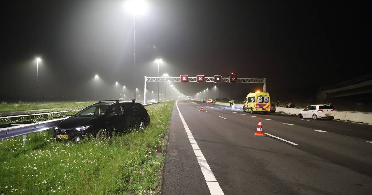 A4 Richting Amsterdam Volledig Dicht Door Ongeluk Bij Leiden Den Haag Ad Nl