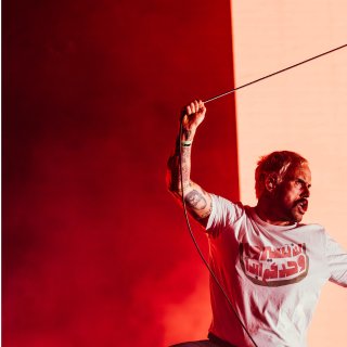Met de soundtrack van ‘Caught Stealing’ verovert IDLES alweer nieuw terrein