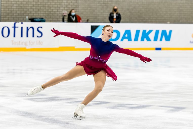 Lindsay van Zundert op het ijs in Tilburg, haar eerste optreden na de Spelen. Beeld Pro Shots