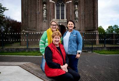 Zelfs de kou hier vinden de twee Australische dochters van ‘Bakelse’ Christien heerlijk