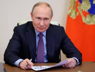Poetins psychologische spelletjes, geleerd als spion: “Mensen urenlang laten wachten is zo’n truc”