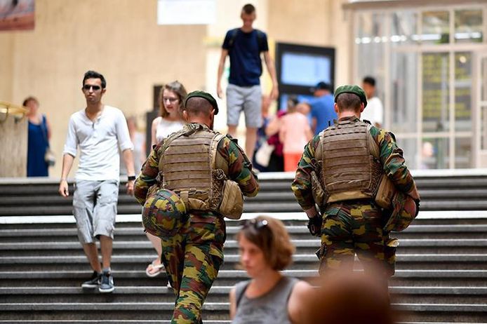 Militairen in Brussel-Centraal.