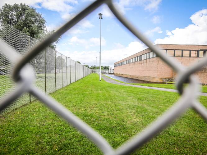 Overbevolking in Brugse gevangenis loopt spuigaten uit: “Met drie in één cel van 8 vierkante meter. Elke dag zijn er incidenten”