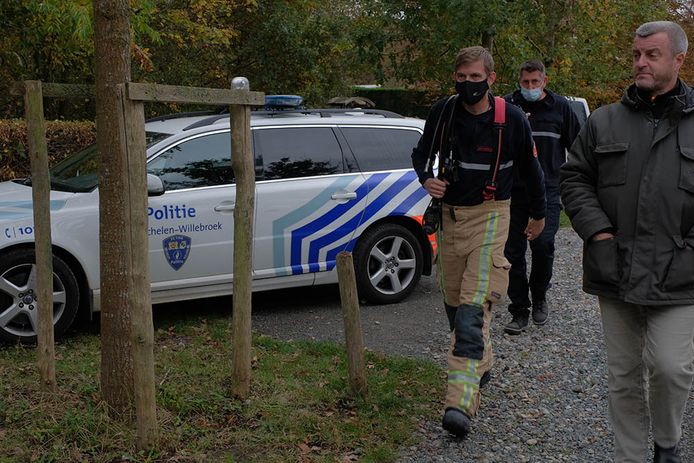 WILLEBROEK - De brandweer kwam ter plaatse om de temperatuur van het water te meten.