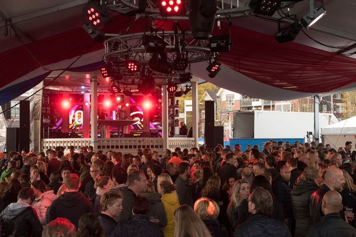 Voortaan mag er tóch weer vijf keer per jaar tot 23.30 uur lawaai worden gemaakt op ‘t Weitje.