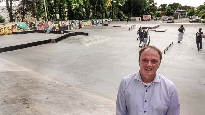 Nieuw skatepark in Ieper geopend: “Ontwerp 5-tal keer aangepast in ...
