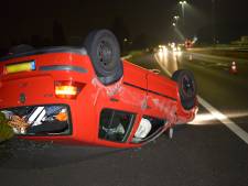 Automobilist botst op A58 bij Etten-Leur, bestuurder en helpende automobilist onder invloed van drank