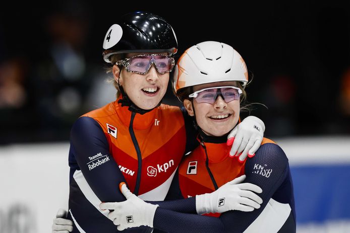 Van Ruijven En Van Kerkhof Pakken Goud En Zilver Op 500 Meter Schaatsen Ad Nl