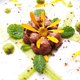 Chocolademousse met zoetzure komkommer en avocadocrème