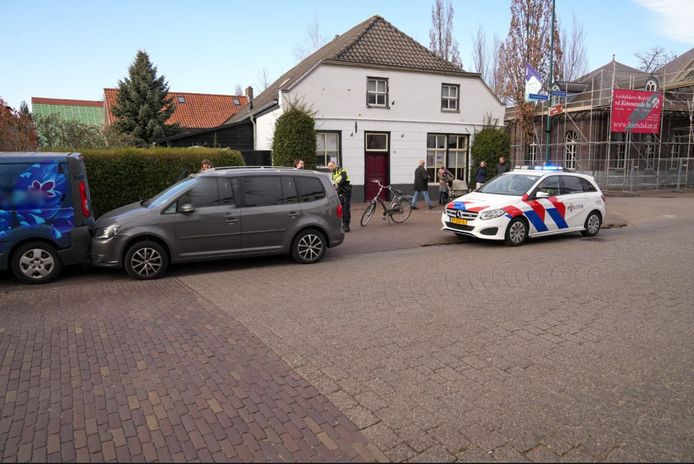 Een automobilist is opgepakt na een botsing in Aarle-Rixtel.