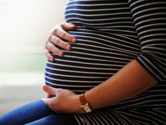 Groen wil langer zwangerschapsverlof voor tienermama’s: “Het is te snel om hun kindje uit handen te geven"