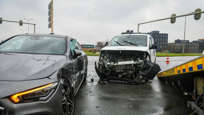 Botsing op N11 zorgt voor flinke file