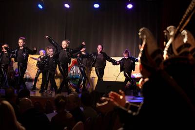 Een gedroomde première voor een avond ‘Rondom de Prins’ in het Peelpluimenrijk met 13acts