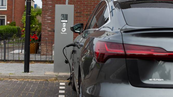 Flink meer laadpalen voor elektrische auto's in Oosterhout, in een jaar tijd