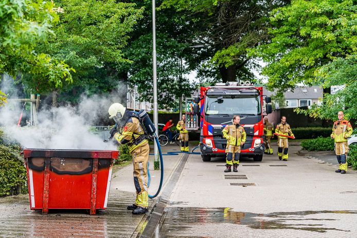 De brandweer rukte uit naar de Dirigentenlaan in Tilburg.