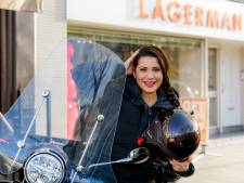 Verplicht helm op, maar wat te doen met je kapsel? ‘Vettige wax of haarlak doen het altijd goed’