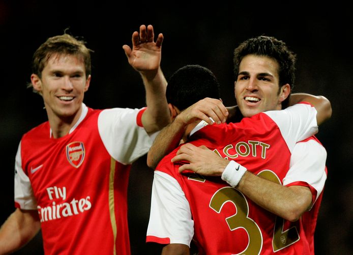 2007: Hleb (links) viert een goal van Arsenal samen met Cesc Fabregas en Theo Walcott.
