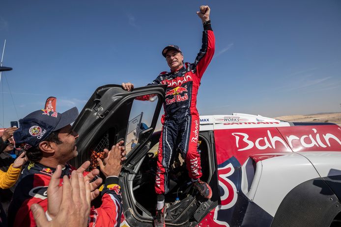 Carlos Sainz wint de Rally Dakar.
