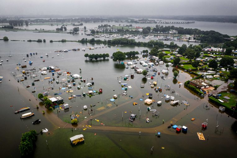 Chaos in Limburg: duizenden inwoners moeten evacueren ...