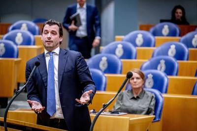 Baudet ontkent, maar na onthulling over Russische beïnvloeding kijkt iedereen weer naar hem