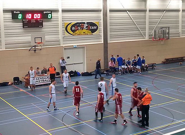smog Robijn Seizoen Blauw-Wit blijft winnen in basketbalcompetitie | Foto | bndestem.nl