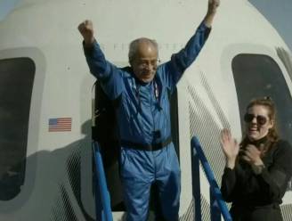 90-jarige astronaut 63 jaar na afwijzing alsnog de ruimte in 