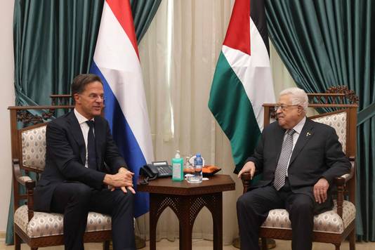 Rutte in gesprek met Abbas.