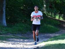 Na ludieke aanloop begint Davied uit Deventer in Apeldoorn aan eerste marathon: ‘Nu zeg ik nooit weer’   