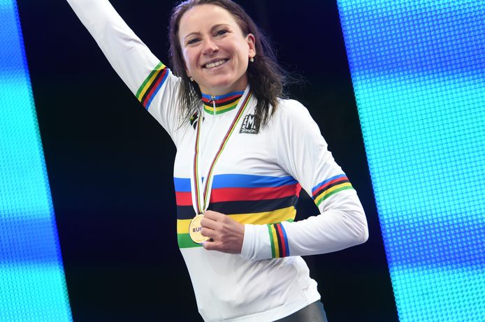 Annemiek van Vleuten is bij met haar zege.