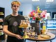 NET OPEN: Na taartenautomaat opent jonge ondernemer Andy (21) ook eigen fysieke winkel in hartje Hamme 