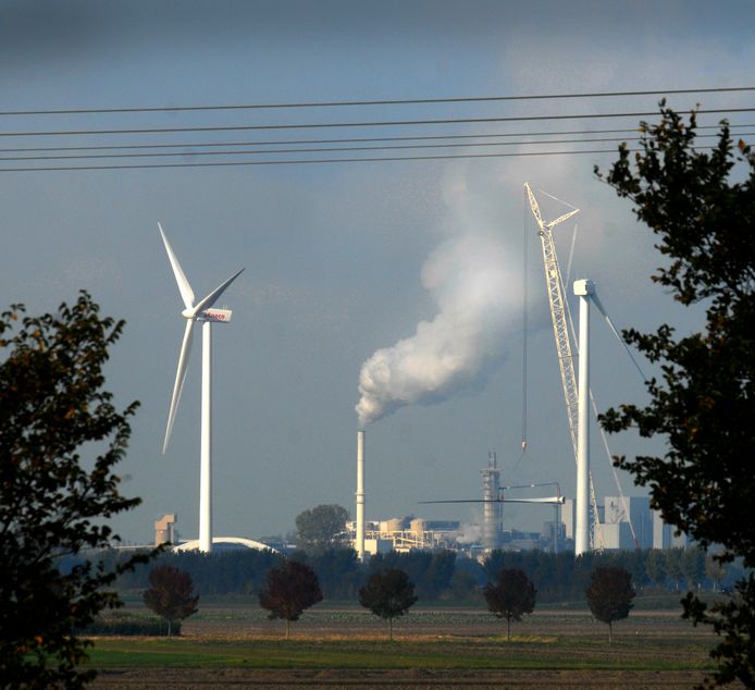 De windmolens aan de St. Antoinedijk bij Stampersgat.