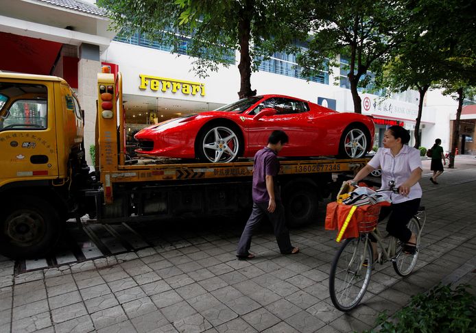 Het gaat om 2.222 Ferrari's die rondrijden in China.