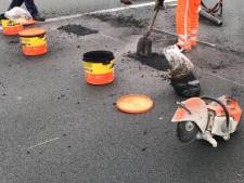 Spoedreparatie van asfalt op A50 bij Oss zorgt tijdelijk voor vertraging