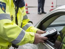 Man rijdt zonder geldig rijbewijs rond in de polder en weigert blaastest op het politiebureau