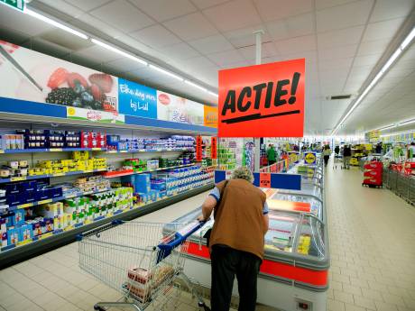 Sommige producten in prijs verlaagd: ‘Supermarkten spelen in op verlies koopkracht’