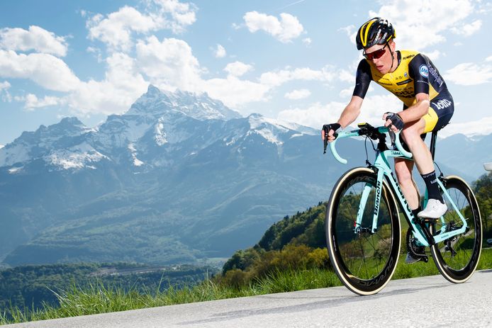 Steven Kruijswijk tijdens zijn heroïsche solo richting de Alpe d'Huez.
