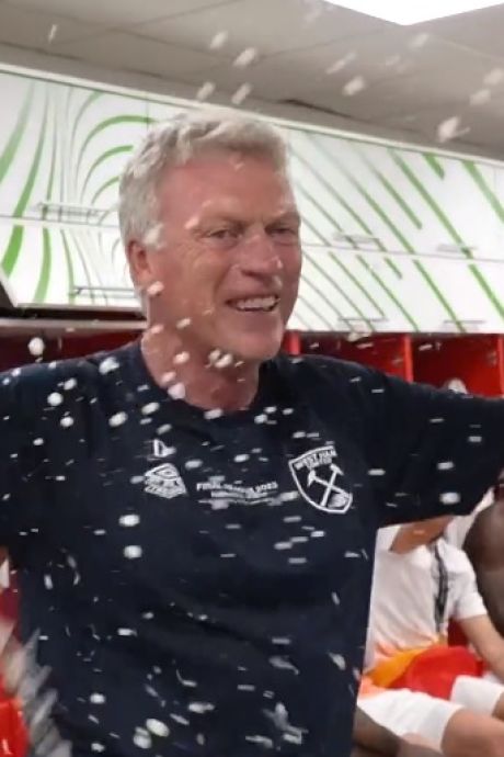La danse de la victoire de David Moyes après le sacre de West Ham en Conference League 