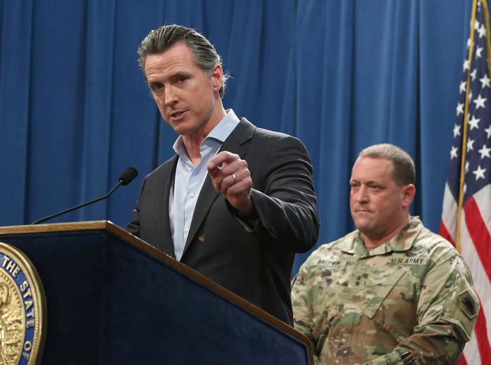 Gavin Newsom, gouverneur van Californië, deelde maandag tijdens een persconferentie mee dat hij de meerderheid soldaten langs de grens tussen Californië en Mexico terugtrekt.