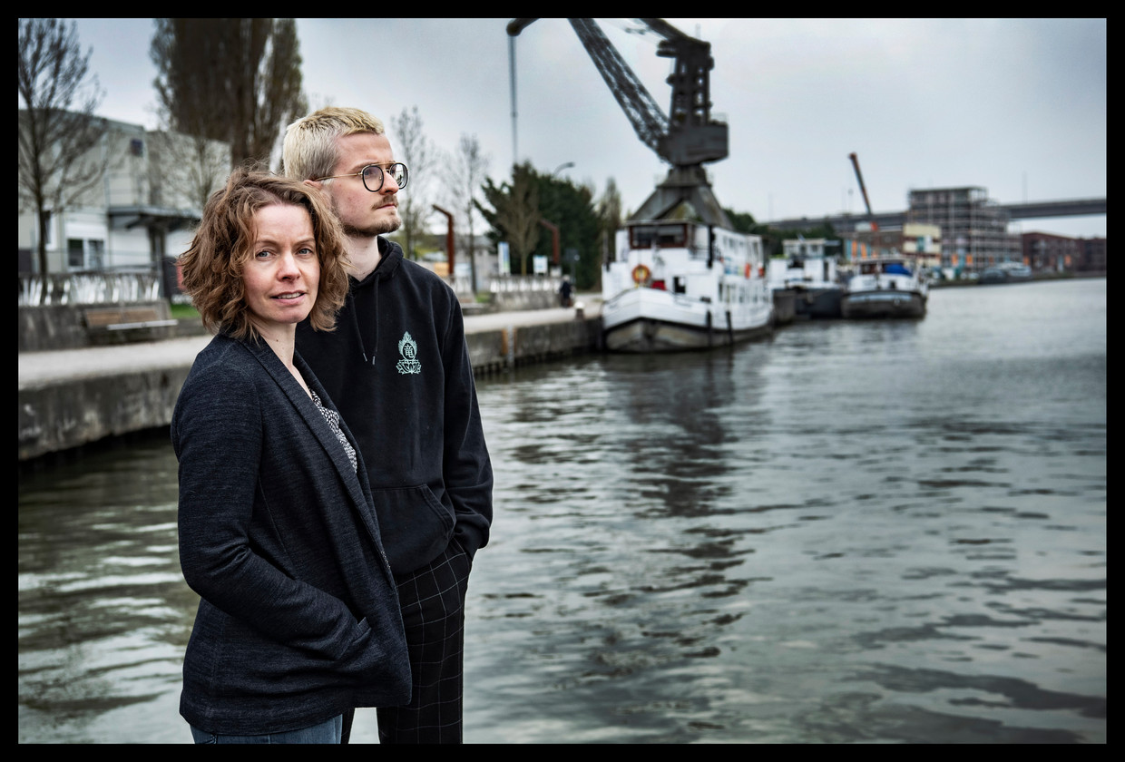 Nathalie Huygens: 'Vier maanden na de feiten had ik al het gevoel: dit is niet leefbaar, ik ga mezelf iets aandoen. Toen hebben ze me in de therapie gesproken over euthanasie. Zo’n procedure is verschrikkelijk: het is solliciteren voor je eigen dood.' Beeld Saskia Vanderstichele