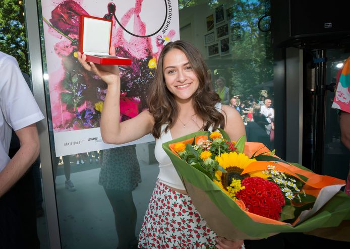 BREDA - Catherina Iosifidis, winnares van de St Joost Penning op de eindejaarsexpositie van kunstacademie St. Joost in 2019. Door corona wordt de eindejaarsexpositie 2020 in oktober gehouden. De pop-up kunstroute bij Electron is een extra expositie van 20 St. Jooststudenten.