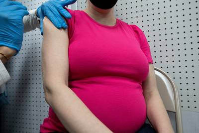 Pas de complications pendant la grossesse à cause des vaccins à ARN messager, selon l’Agence européenne des médicaments