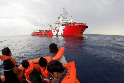 Italië doorzoekt migranten-hulpschip Save the Children