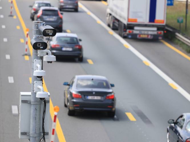 Mobiele trajectcontroles bij wegenwerken voorlopig niet bruikbaar: “Niet aansluitbaar op systeem van federale politie”