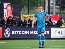 ADO-spelers, Dick Advocaat en staf nemen afscheid van rampseizoen én elkaar: ‘Ik blijf je volgen, jongen’