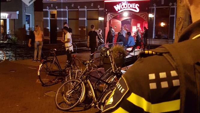 Man dreigt te schieten bij Woodies in Gouda