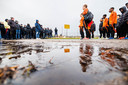 Supporters van Willem II stonden vorige week in Oisterwijk tegenover de spelers en stafleden. Met deze actie wilden de fans benadrukken dat het een eer is om in het shirt van Willem II te spelen en dat iedereen z'n stinkende best moet doen om de club in de eredivisie te houden.