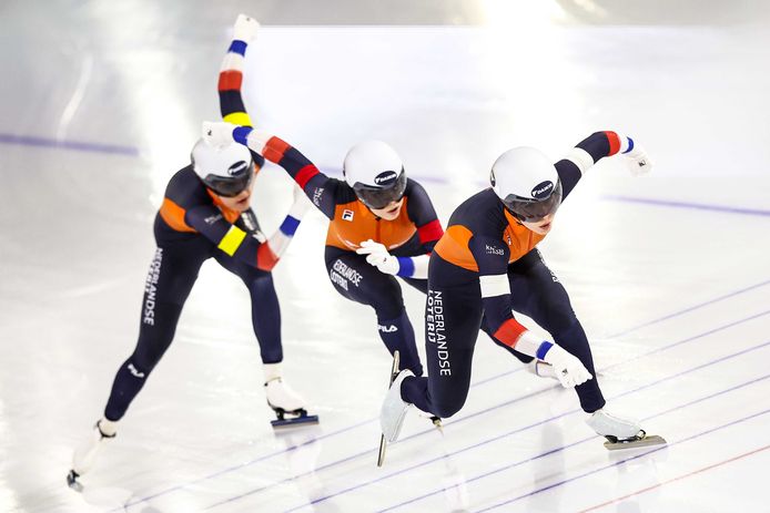 Michelle de Jong (l), Marrit Fledderus (m) and Isabel Grevelt.