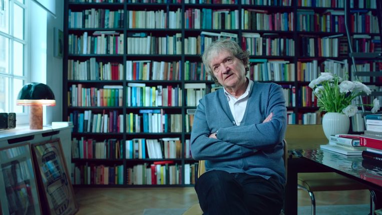 Kunstenaar Jan Vanriet is een van de getuigen in de serie. Beeld VRT