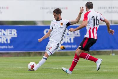 Van Wolfswinkel wint met Basel van Dost