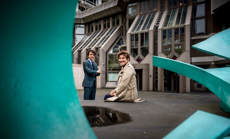  Lilianne Ploumen (PVDA) en Jesse Klaver (GL) onderhandelen samen tijdens de formatie. Beeld Freek van den Bergh/de Volkskrant